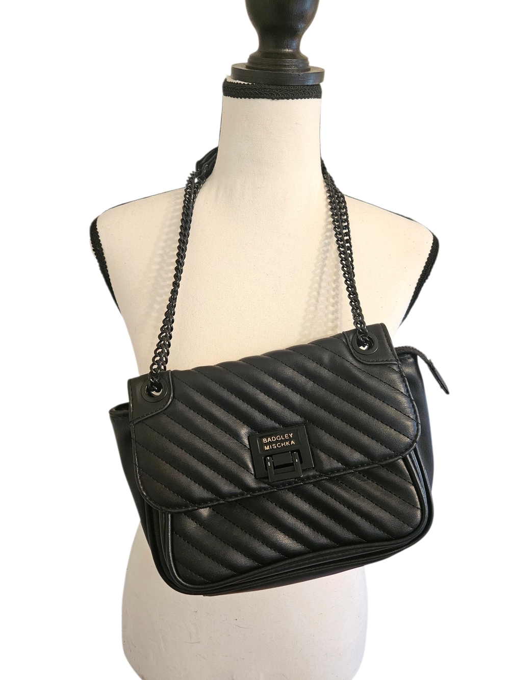 Badgley Mischka Black Vegan Quilted Chain Shoulder Bag 9"x7"